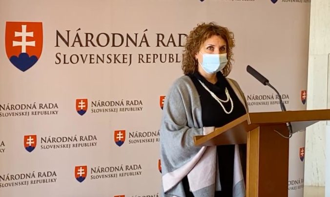 Hatrákovej uchádzanie sa o funkciu Komisára pre deti nie je vítané, prekáža viacerým organizáciám