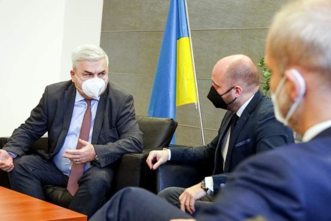 Ministerstvo obrany vyhodnocuje možnosti pomoci Ukrajine, má byť užitočná