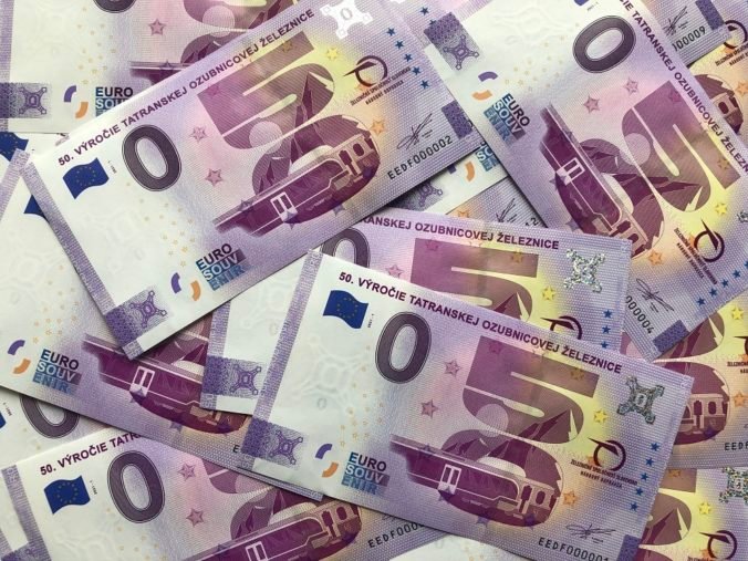 Kúpte si jedinečnú eurobankovku s dizajnom tatranských štítov aj nových „električkozubačiek“