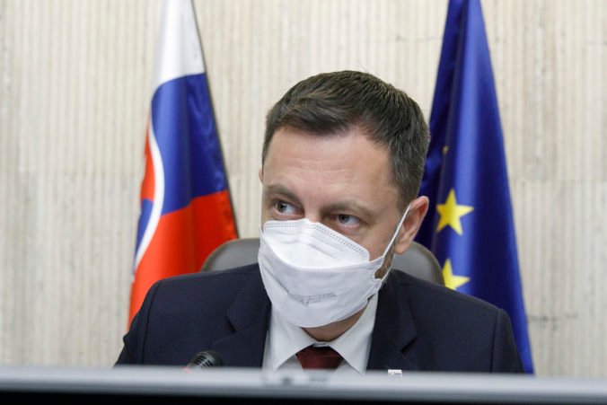 Premiér Heger odsúdil mínometné útoky na civilistov na východe Ukrajiny
