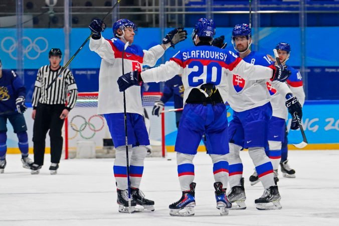 Slovenskí hokejisti na veľkom turnaji nezdolali Fínov už 18 rokov, pred ostro sledovaným zápasom v Pekingu zostávajú nohami na zemi