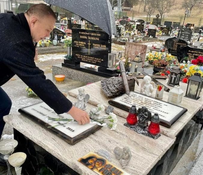 SaS si uctila pamiatku Jána Kuciaka a jeho snúbenice, vraždu označila za čierny deň pre Slovensko