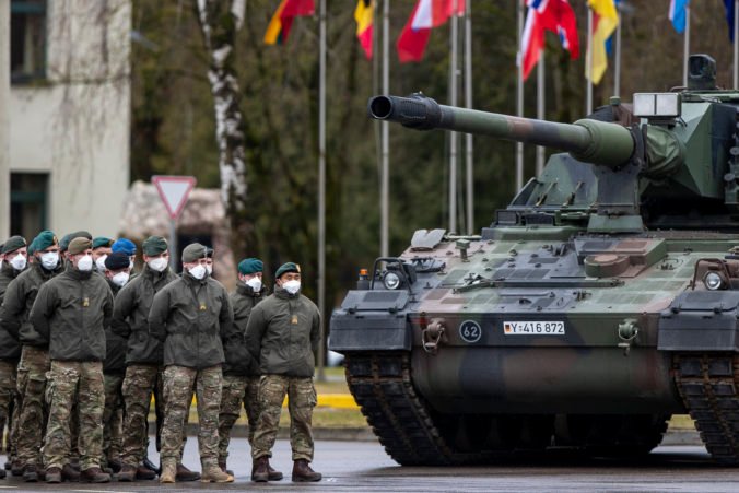 NATO posilní jednotky na svojom východnom krídle, ale žiadnu vojenskú akciu na podporu Ukrajiny neohlásila