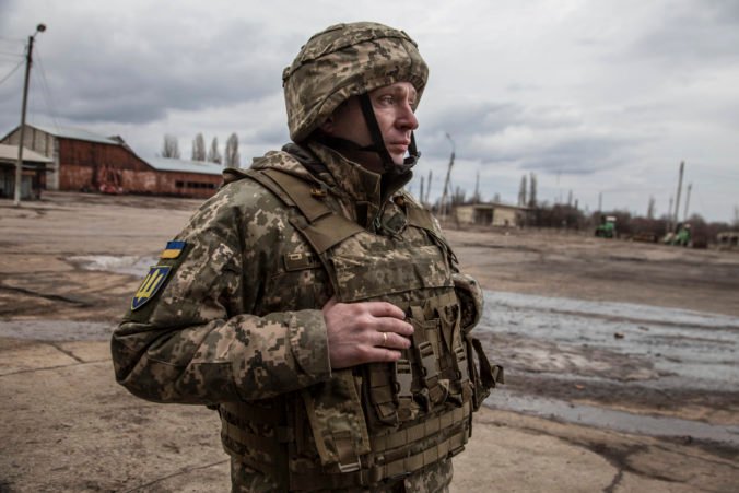 Ukrajinskí vojaci sa vzopreli vojnovej lodi. Keď ich Rusi vyzvali, aby sa vzdali, poslali ich do r**i (video)