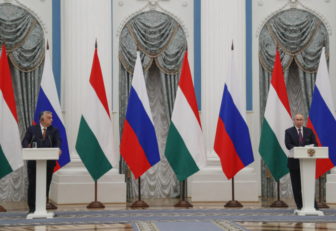 Ruská invázia zrejme zmení vzťahy Orbána a Putina, Maďarsko prijíma všetkých utečencov z Ukrajiny