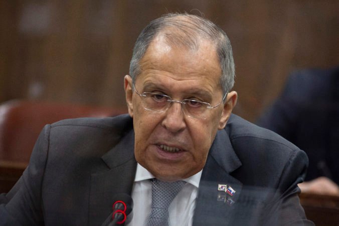 Lavrov: Mal by existovať zoznam zbraní, ktoré by nikdy nemali byť rozmiestnené na Ukrajine