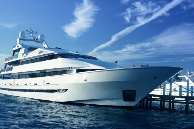 Bohatí Rusi sa snažia dostať jachty na Maldivy, oligarcha Usmanov o svoju 600-miliónovú prišiel Bohatí Rusi sa snažia dostať jachty na Maldivy, oligarcha Usmanov o svoju 600-miliónovú prišiel