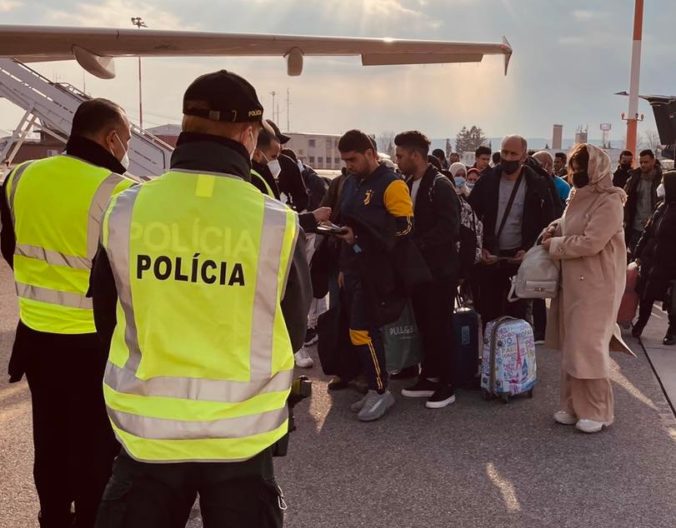 Slovenská diplomacia potvrdila repatriáciu Indov, Líbyjčanov a Maročanov, tiež utiekli pred vojnou na Ukrajine Slovenská diplomacia potvrdila repatriáciu Indov, Líbyjčanov a Maročanov, tiež utiekli pred vojnou na Ukrajine