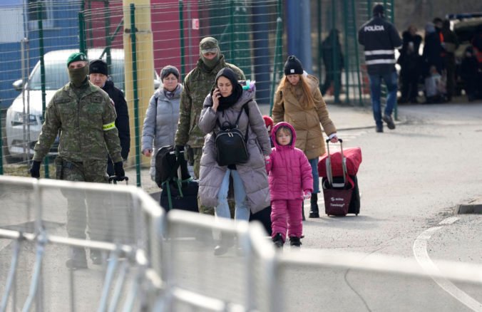 Na Slovensko prišlo z Ukrajiny od začiatku konfliktu viac ako 90-tisíc ľudí, prichádzajúci sú vybavovaní priebežne