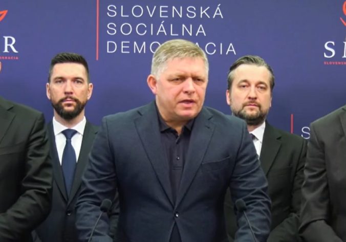 Fico by ako premiér nikdy nesúhlasil s členstvom Ukrajiny v NATO a neschvaľuje ani posielanie zbraní (video)