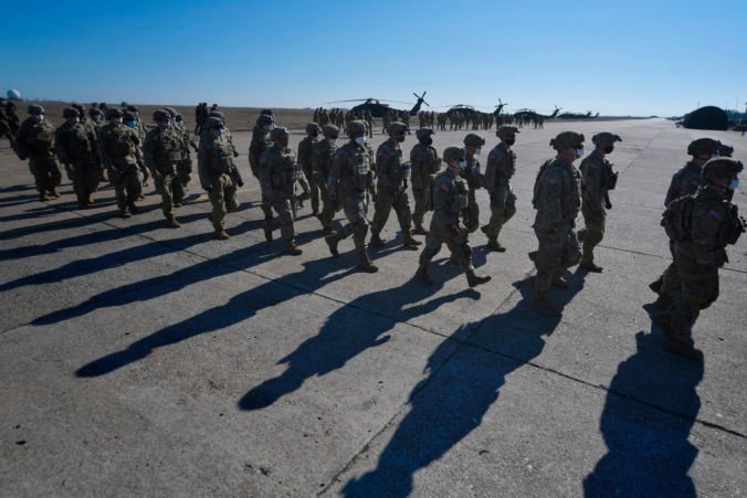 USA vyšlú do Európy ďalších 500 vojakov, smerovať budú do troch krajín