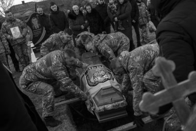 Ruská armáda zabila od začiatku invázie viac civilistov ako vojakov, na Ukrajine nie sú žiadne bezpečné mestá