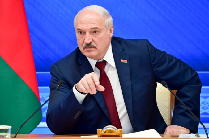Bielorusko si pripravuje zámienku pre vstup do vojny na Ukrajine, tvrdia Američania aj NATO