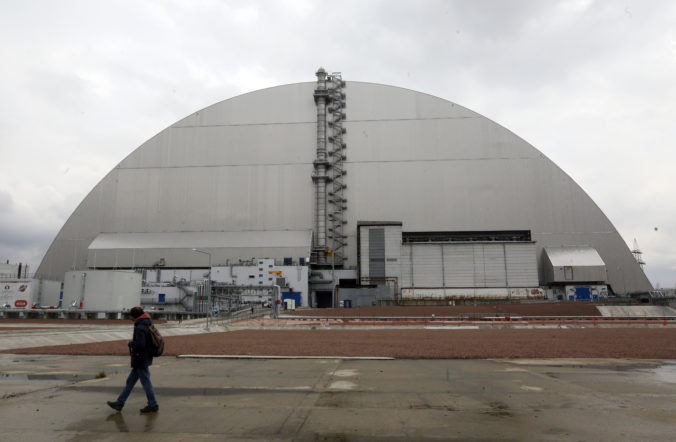 MAAE: Ruská armáda bombarduje aj oblasti, kde žijú pracovníci Černobyľskej jadrovej elektrárne