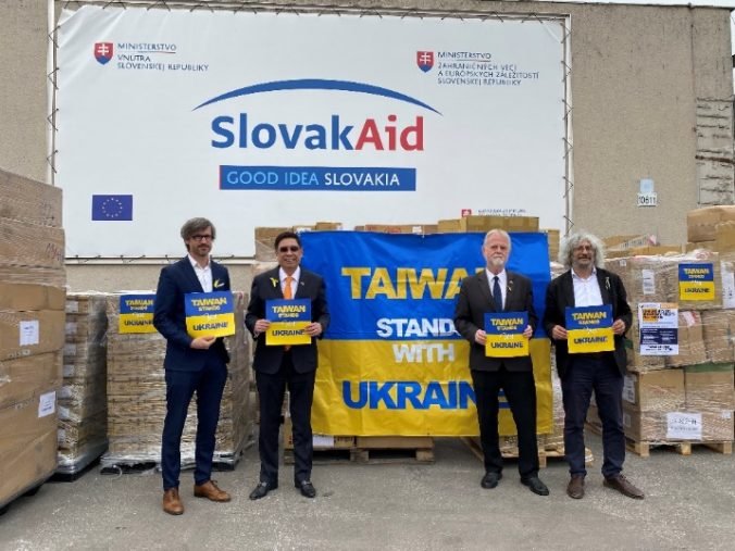 Prvá várka taiwanskej pomoci dorazila cez Slovensko na Ukrajinu