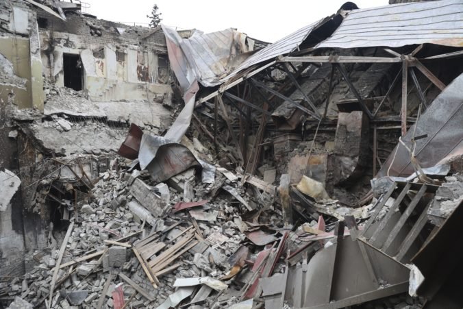 Separatisti chceli „vydymiť“ Ukrajincov z oceliarne, ale použitie chemických zbraní popreli