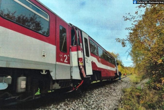 Za zrážku vlakov so škodou 572-tisíc eur bol obvinený rušňovodič, nenavolil potrebný režim jazdy