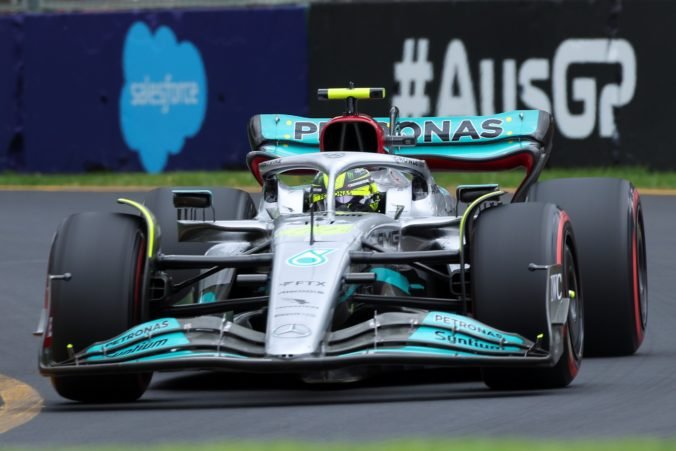 Mercedes vykonal od začiatku sezóny F1 viac než sto testov, jeho monopost trápi neustále poskakovanie