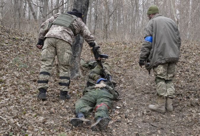 Na Ukrajine padlo už viac ako 20-tisíc ruských vojakov, Moskva však také straty nepriznáva