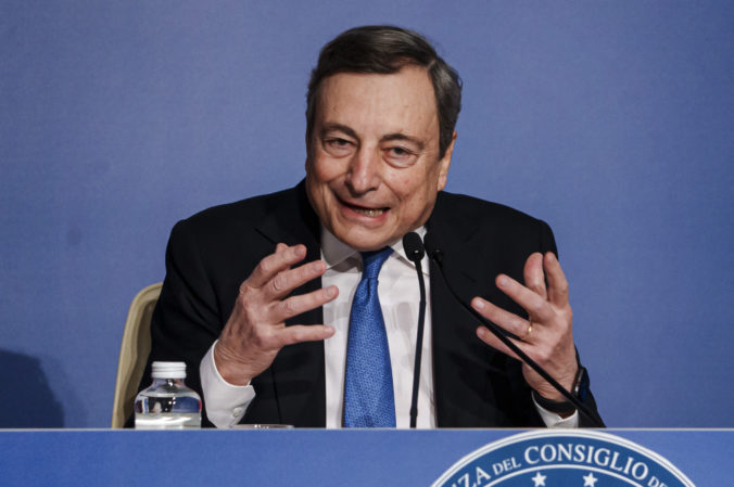Taliansky premiér Draghi nepôjde do Afriky dojednať energetické dohody, nakazil sa koronavírusom
