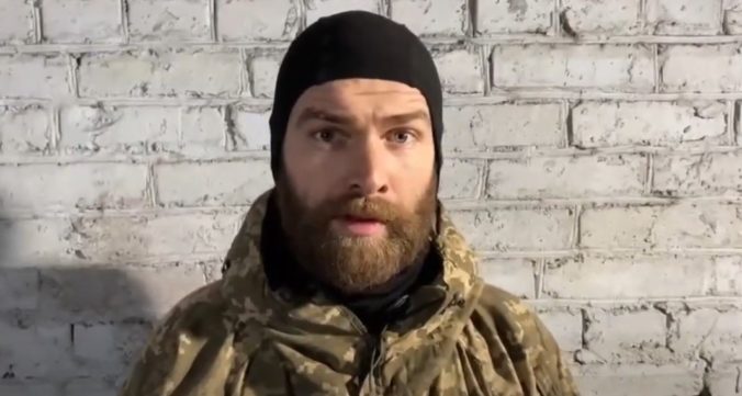 Mariupoľ je so silami v koncoch, ukrajinský veliteľ hovorí o zostávajúcich posledných hodinách a prosí o pomoc (video)