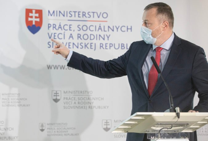 Miera nezamestnanosti na Slovensku v marci klesla na 6,67 percenta, oznámil minister práce Krajniak