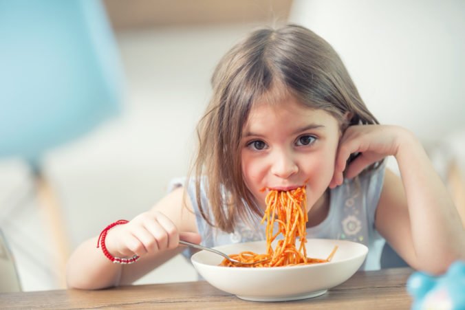 Dostať sa k príspevkom na stravu pre ukrajinské deti bude o niečo jednoduchšie, vláda upravila podmienky pre ich získanie