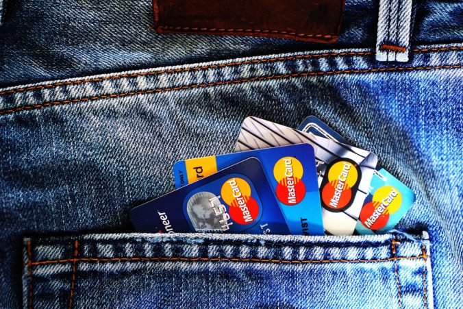 Mastercard uvádza na trh prvú platobnú kartu s krypto kreditom. Umožní platenie bez potreby predaja digitálnych aktív