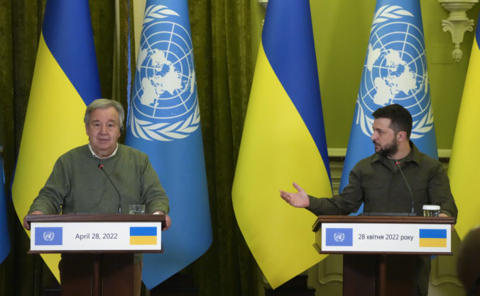 Raketovými útokmi na Kyjev chcelo podľa Zelenského Rusko ponížiť OSN, vyžaduje si to ráznu reakciu