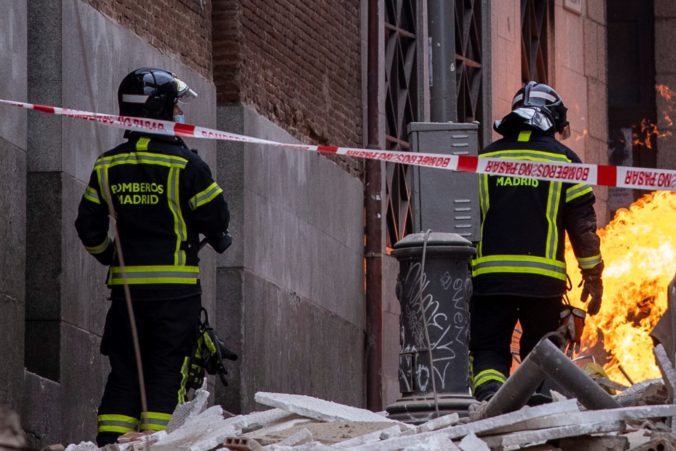 Obytným domom v Madride otriasol výbuch, niekoľko ľudí sa zranilo a dvaja sú nezvestní