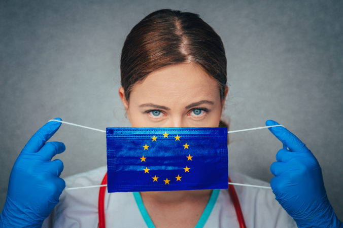 Stredná dĺžka života v Európskej únii vlani poklesla, v niektorých štátoch sa vrátila na úroveň spred pandémie
