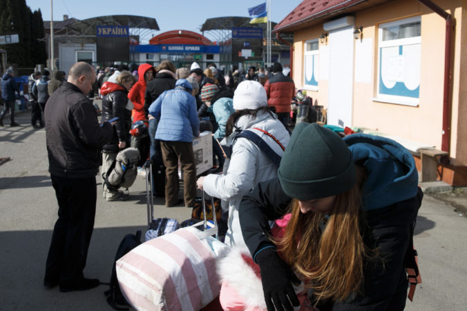 Ukrajinci bez dočasného útočiska sa na Slovensku môžu zdržiavať len 90 dní, pripomína ministerstvo vnútra
