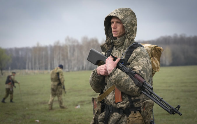 Ruská štátna televízia odvysielala kritiku invázie na Ukrajine, bývalý dôstojník opísal realitu