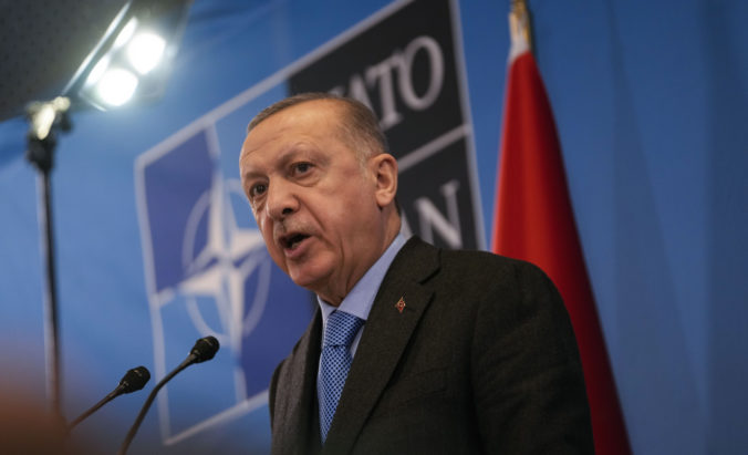 Turecký prezident Erdogan hovoril s prezidentom Fínska a premiérkou Švédska o vstupe do NATO