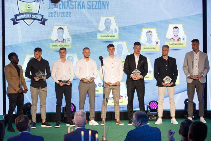Ocenenia v najvyššej slovenskej futbalovej súťaži získali obaja Weissovci, na Jedenástke sezóny je zaujímavosť