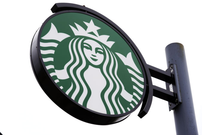Starbucks napokon z Ruska odchádza, pôvodne plánoval zostať a ruské peniaze posielať Ukrajine