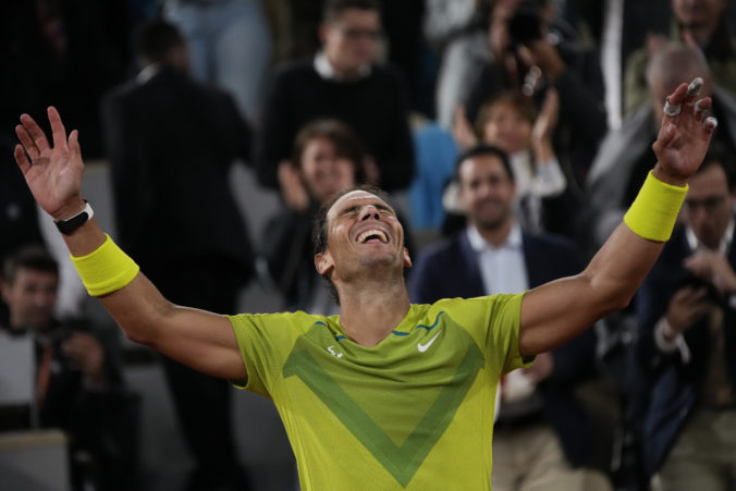 Djokovič na Roland Garros prehral súboj legiend, Nadal hovoril o magickej noci (video)