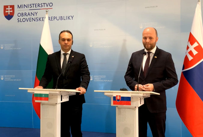 Naď rokoval s ministrom Zakovom, Slovensko a Bulharsko chcú spolupracovať v modernizácii armády (video)
