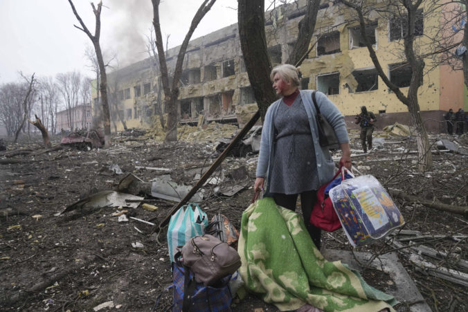 V Mariupoli pravdepodobne vypukla epidémia cholery, Rusi mesto uzatvárajú a obyvateľov držia v karanténe