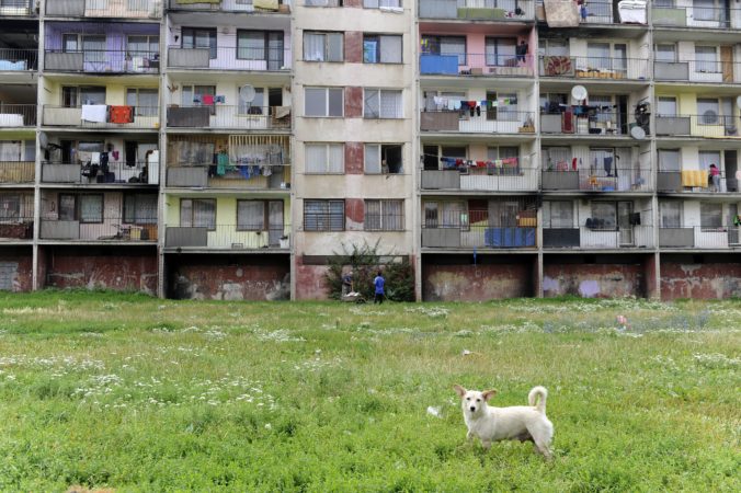 Výstavba komunitného domu na košickom sídlisku Luník IX pokračuje, dokončený má byť v septembri