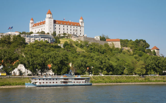 Bratislava je opäť lákadlom pre turistov, ich počet stúpol za prvý kvartál o takmer 1000 percent