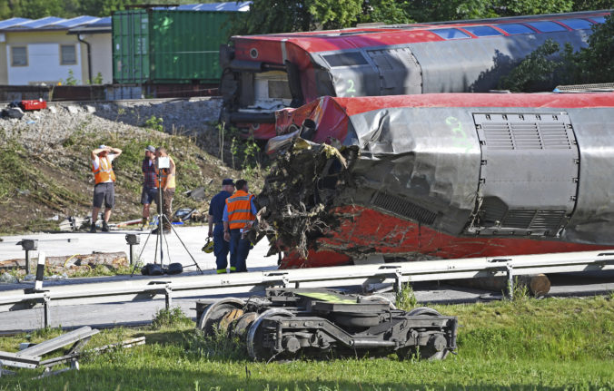Nemeckí prokurátori začali vyšetrovanie troch zamestnancov železníc pre smrteľnú nehodu vlaku