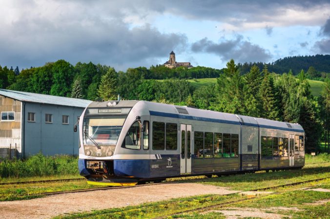 ZSSK a Ministerstvo dopravy SR podporia domáci turizmus a ekológiu mimoriadnymi letnými vlakmi