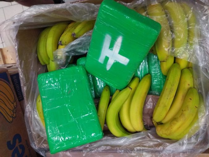Do Česka dorazila kokaínová zásielka uložená v banánoch, kontraband odhalil zamestnanci supermarketu