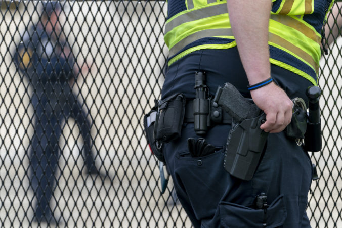 Najvyšší súd Spojených štátov rozhodol, ľudia majú právo nosiť strelné zbrane na verejnosti
