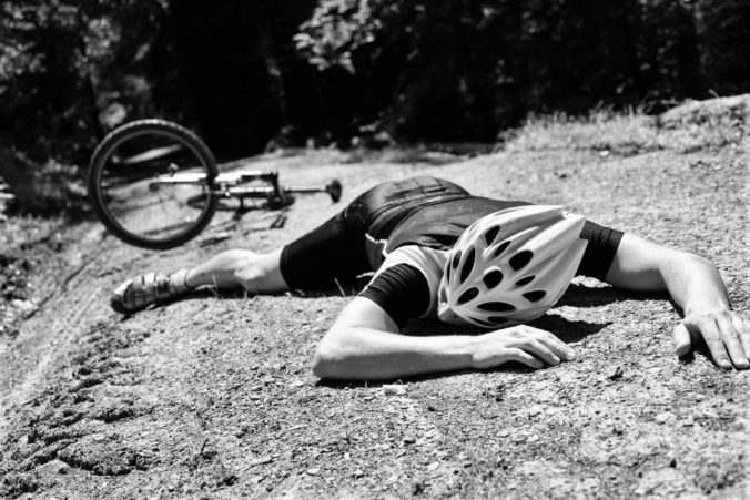 Tragický pád na vytrvalostných pretekoch v Česku, slovenský cyklista prehral boj o život