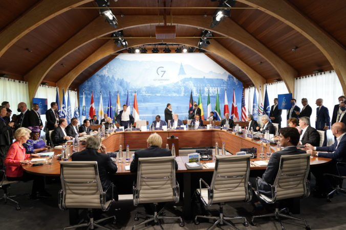 Lídri krajín G7 stoja za Ukrajinou, budú jej poskytovať finančnú či vojenskú pomoc (video)