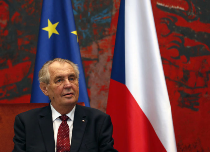 Nástupcu prezidenta Miloša Zemana si Česi zvolia začiatkom budúceho roka, voľby vyhlásili na 13. a 14. januára
