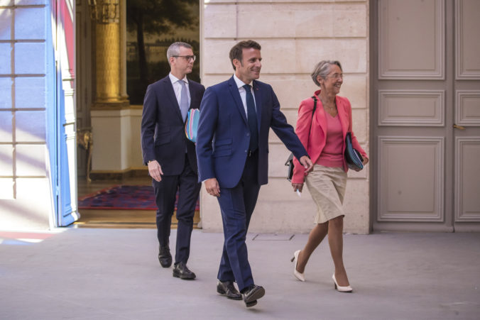 Macron urobil niekoľko zmien vo vláde, vymenoval viacerých nových ministrov