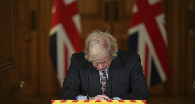 Premiér Boris Johnson má vo štvrtok oznámiť svoju rezignáciu
